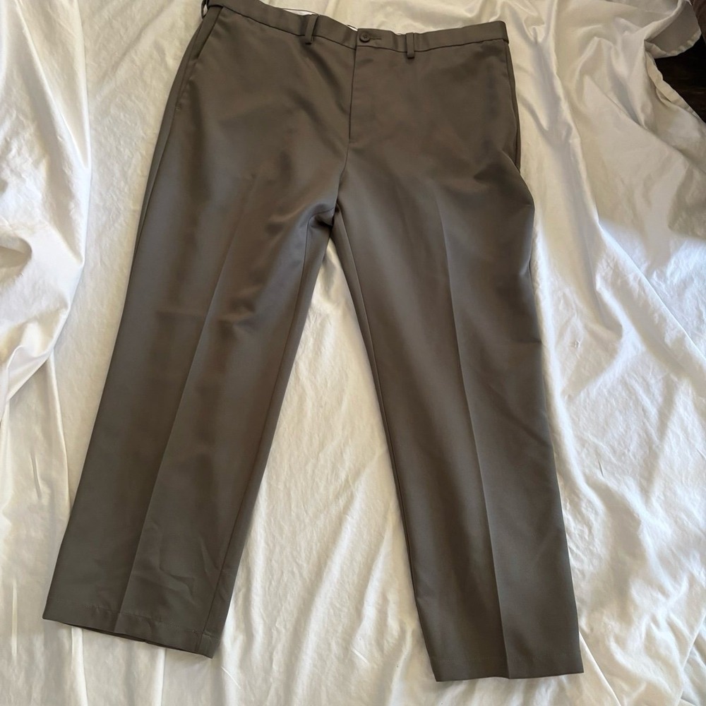 Mens Haggar Khaki Pants 42 x 29 Light‎ Army Green
